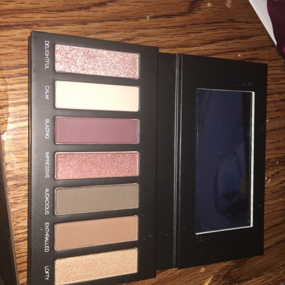 Palette 6 by Younique - Picture 2 of 2